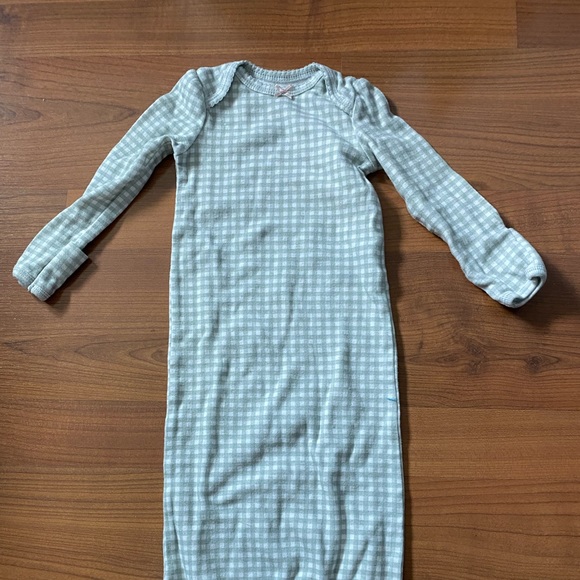 NWOT - Baby Girl sleeper gowns - Picture 2 of 8